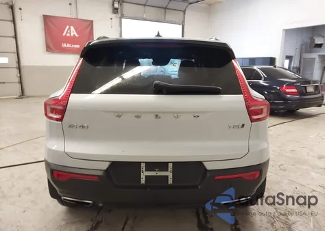 2020 Volvo Xc40 T5 R-Design z USA, uszkodzony, nr VIN YV4162UM7L2206675